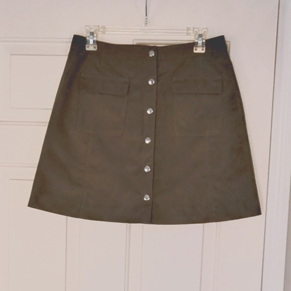 I love Ronson olive green mini skirt. Size M. - Picture 2 of 9